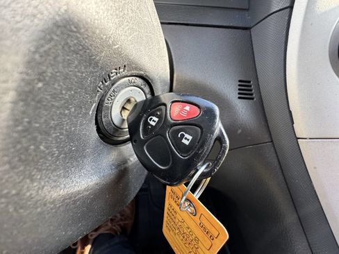 Used 2009 Toyota Matrix Base 4dr Wagon 4A image 7