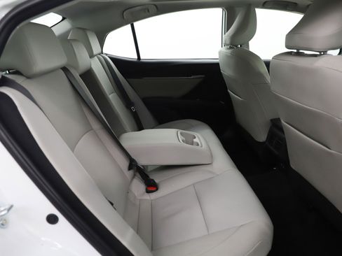 Used 2025 Toyota Camry XLE w/ Premium Plus Package image 12