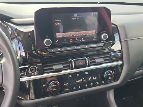 Used 2022 Nissan Pathfinder SV image 31