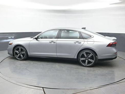 Used 2024 Honda Accord Sport image 3