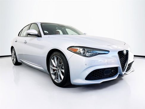 Used 2023 Alfa Romeo Giulia Sprint RWD image 16