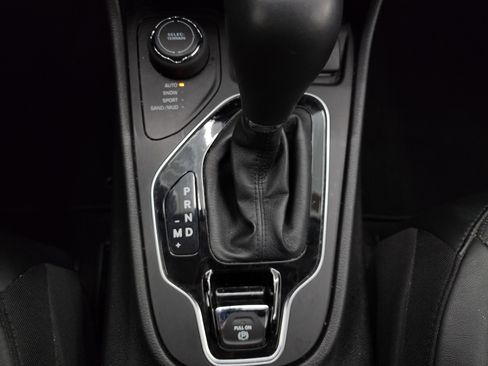 Used 2020 Jeep Cherokee Limited image 55