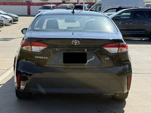 Used 2025 Toyota Corolla LE FWD image 5
