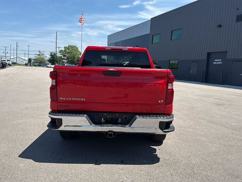 Used 2022 Chevrolet Silverado 1500 LT AWD/4WD image 4