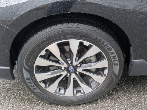 Used 2017 Subaru Outback 3.6R Limited image 11