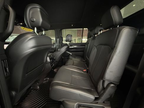 Used 2024 Jeep Wagoneer 4WD w/ Premium Group I image 26