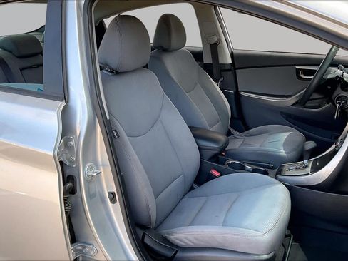 Used 2013 Hyundai Elantra GLS FWD image 10