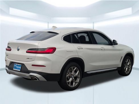 Used 2025 BMW X4 xDrive30i AWD/4WD image 5