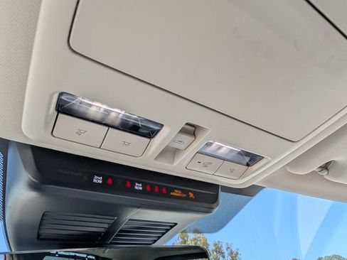 Certified 2024 MAZDA CX-90 Plug-In Hybrid w/ Premium Pkg AWD/4WD image 33