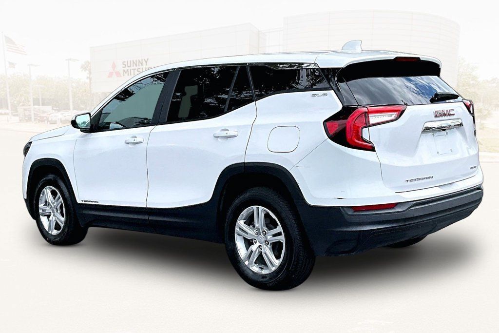 Used 2024 GMC Terrain SLE AWD/4WD image 4