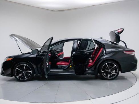 Used 2019 Toyota Camry XSE FWD image 18