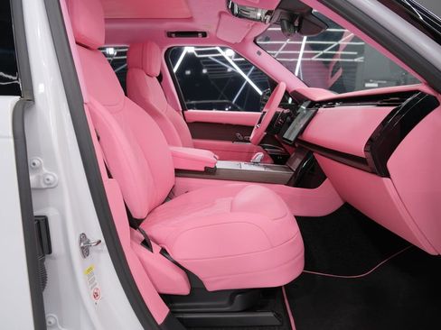 Used 2025 Land Rover Range Rover SE image 32