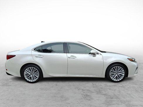 Used 2018 Lexus ES 350 w/ Luxury Package w/Wood Trim image 7