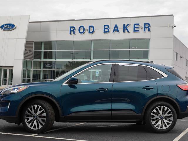 Certified 2020 Ford Escape Titanium w/ Titanium Premium Package 2.0 AWD/4WD image 4
