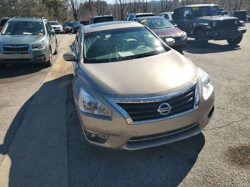 Used 2014 Nissan Altima 2.5 SV w/ Convenience Package image 3