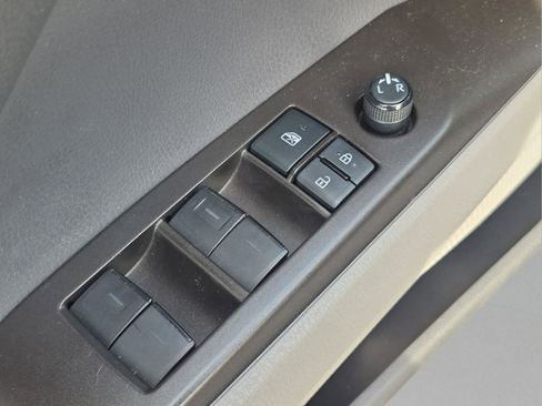 Used 2022 Toyota Camry LE FWD image 14