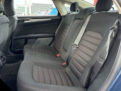 Used 2019 Ford Fusion SE image 18