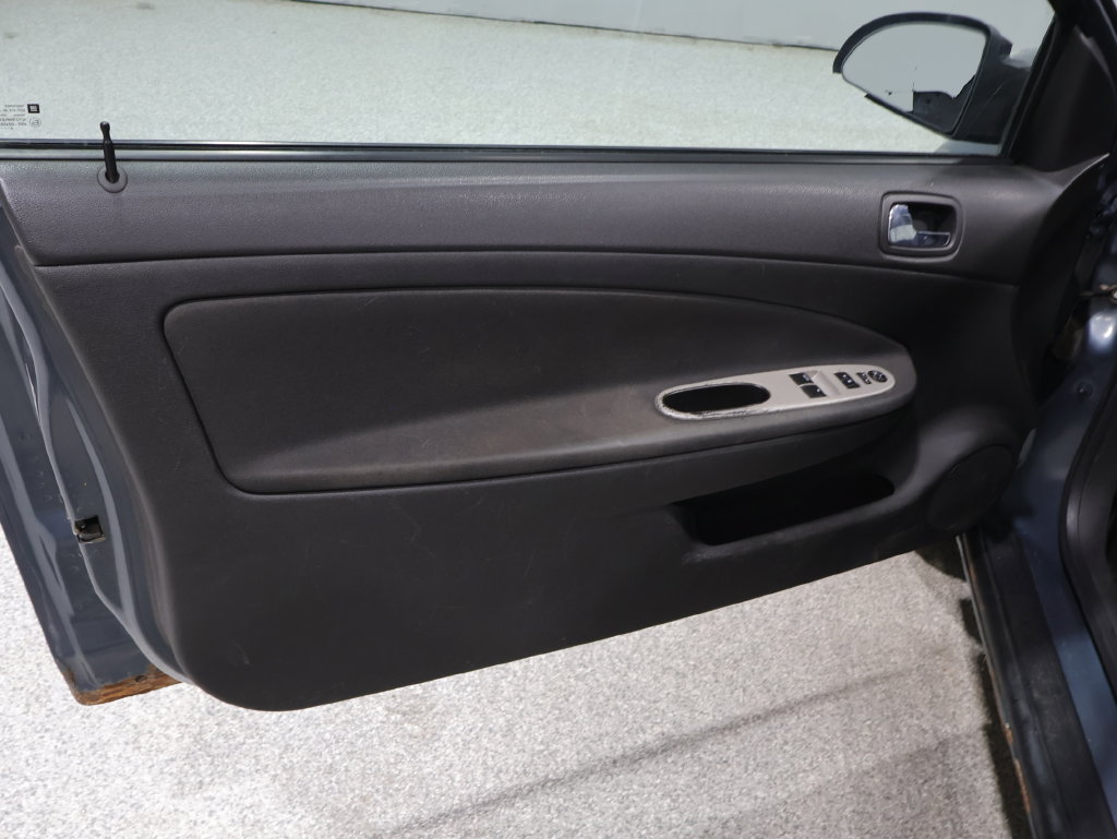Used 2006 Chevrolet Cobalt LT w/ Preferred Equipment Group FWD image 18
