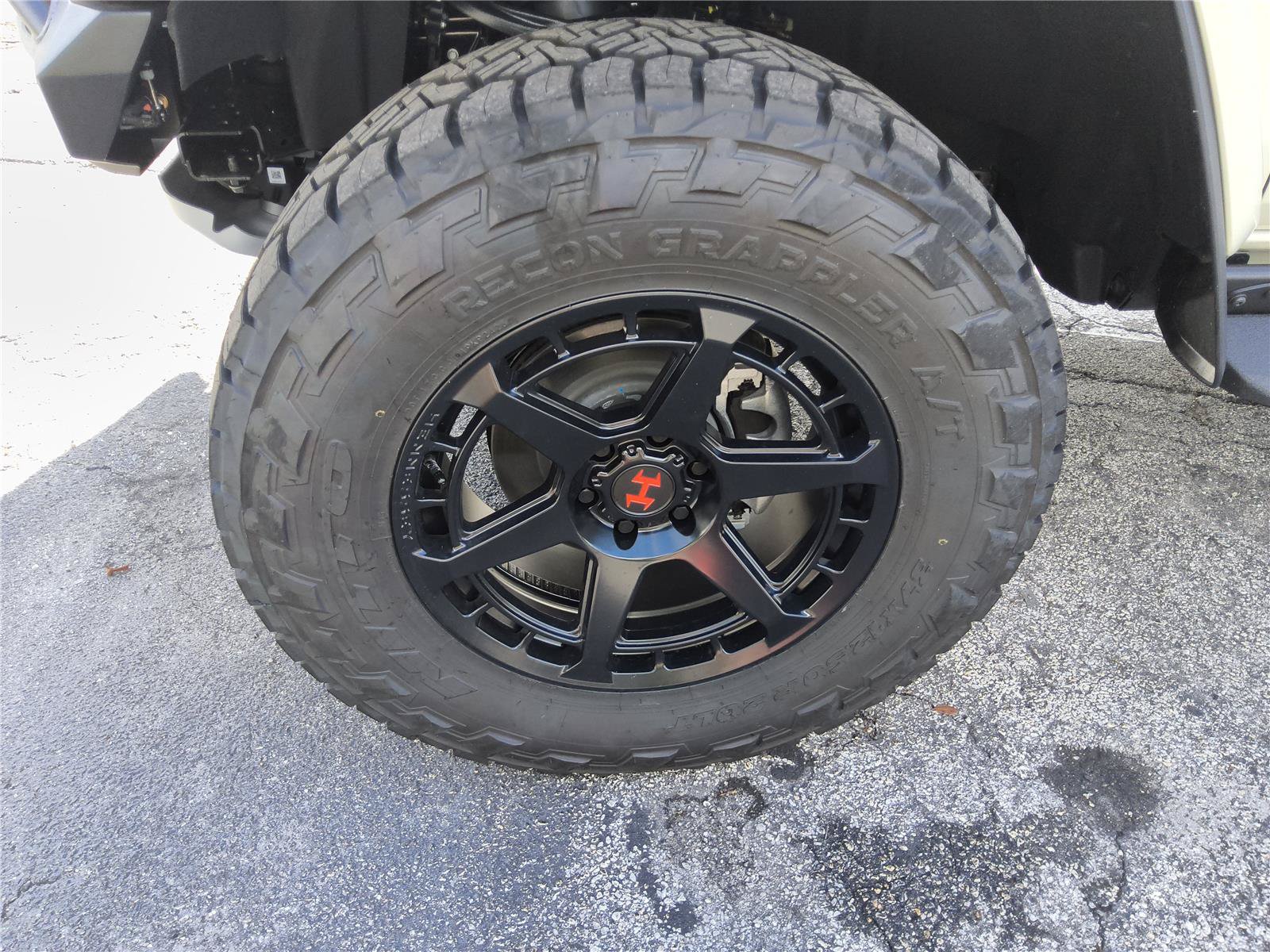 New 2026 Ford Bronco Raptor w/ Interior Carbon Fiber Pack AWD/4WD image 9