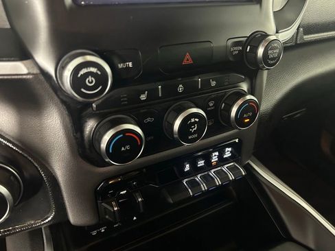 Used 2019 RAM 1500 Big Horn AWD/4WD image 9