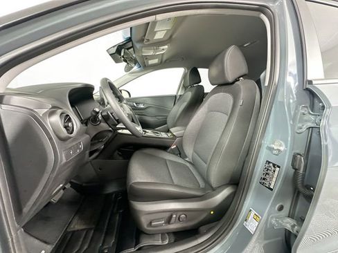 Used 2023 Hyundai Kona SE w/ Cargo Package image 18