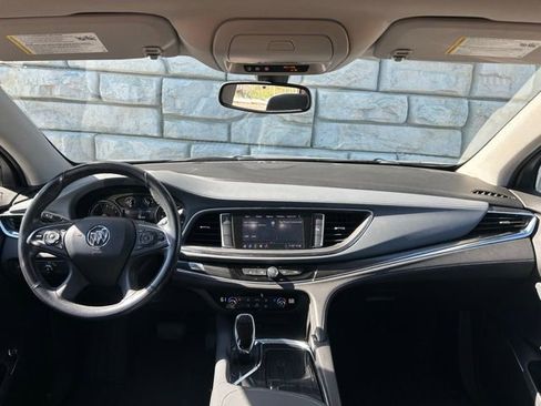 Used 2020 Buick Enclave Essence FWD image 10