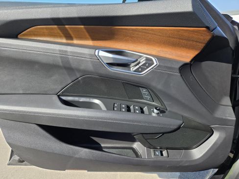 Used 2022 Audi e-tron GT Premium Plus image 19