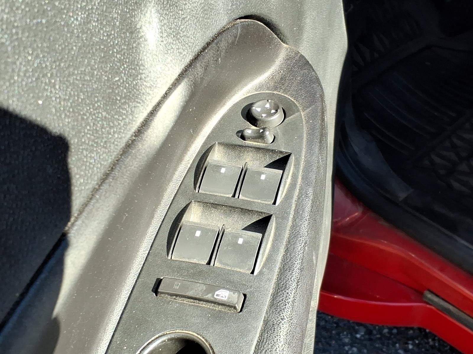 Used 2011 Chevrolet HHR LS FWD image 18