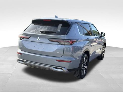 Used 2026 Mitsubishi Outlander SE FWD image 5