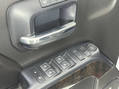 Used 2015 GMC Sierra 2500 Denali w/ Duramax Plus Package AWD/4WD image 24