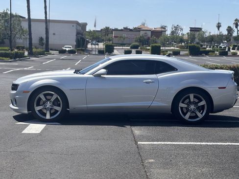 Used 2010 Chevrolet Camaro SS w/ RS Package image 2