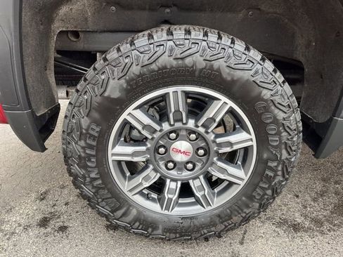 Used 2024 GMC Sierra 1500 AT4 w/ Technology Package image 6