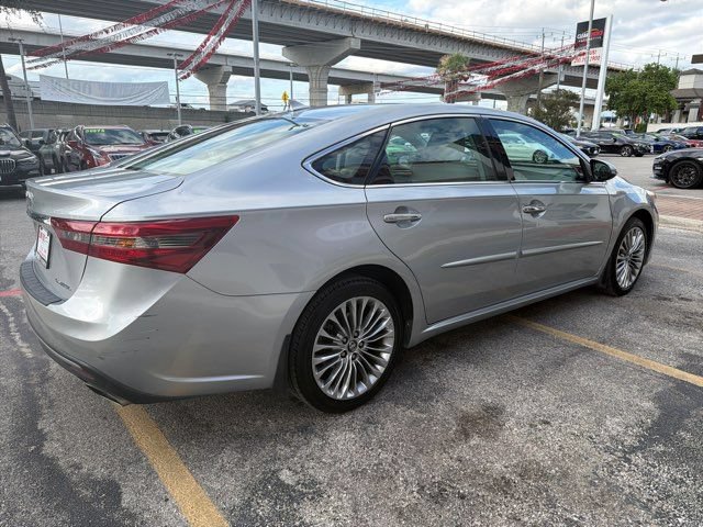 Used 2018 Toyota Avalon Limited FWD image 6
