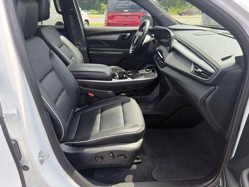 Used 2025 Buick Enclave Preferred FWD image 18