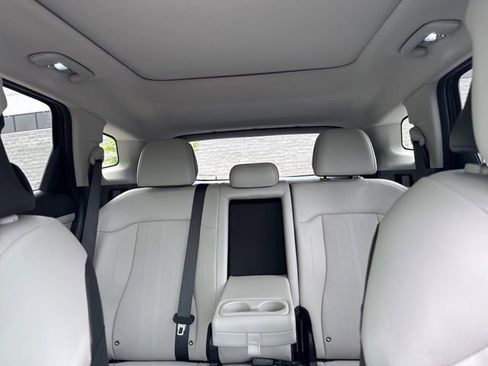 Used 2026 Kia Sportage EX w/ EX Panorama Roof Package FWD image 9