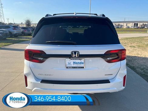 New 2026 Honda Odyssey Touring image 5