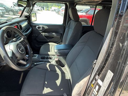 Used 2023 Jeep Wrangler Unlimited Sport AWD/4WD image 16
