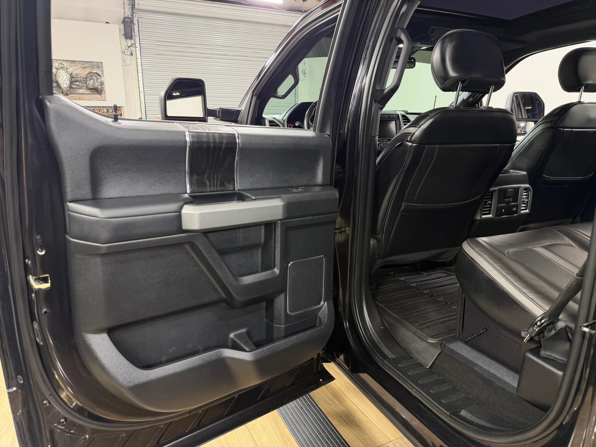 Used 2019 Ford F250 Platinum w/ Platinum Ultimate Package AWD/4WD image 14
