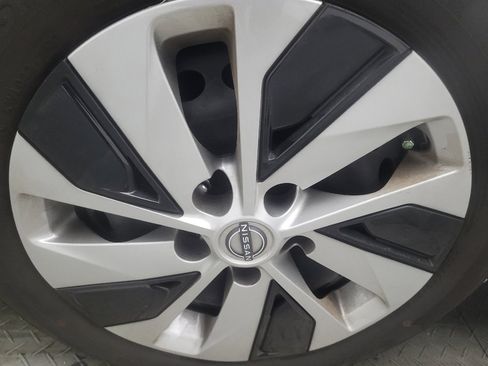 Used 2025 Nissan Sentra S FWD image 31