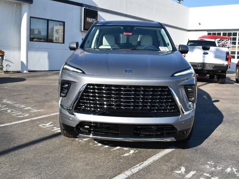 New 2026 Buick Enclave Avenir w/ Super Cruise Package image 2