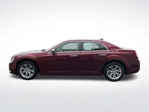 Used 2016 Chrysler 300 C RWD image 4