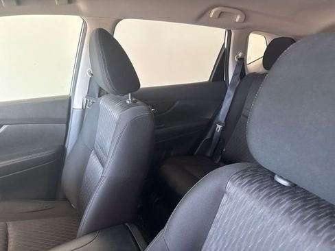 Used 2020 Nissan Rogue SV FWD image 3