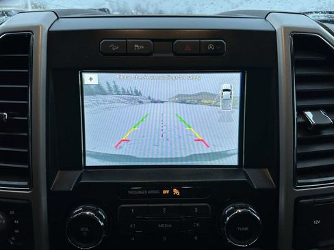 Used 2017 Ford F150 Lariat image 29