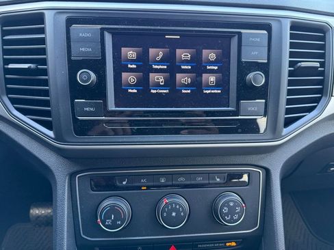 Used 2023 Volkswagen Atlas Cross Sport SE image 26