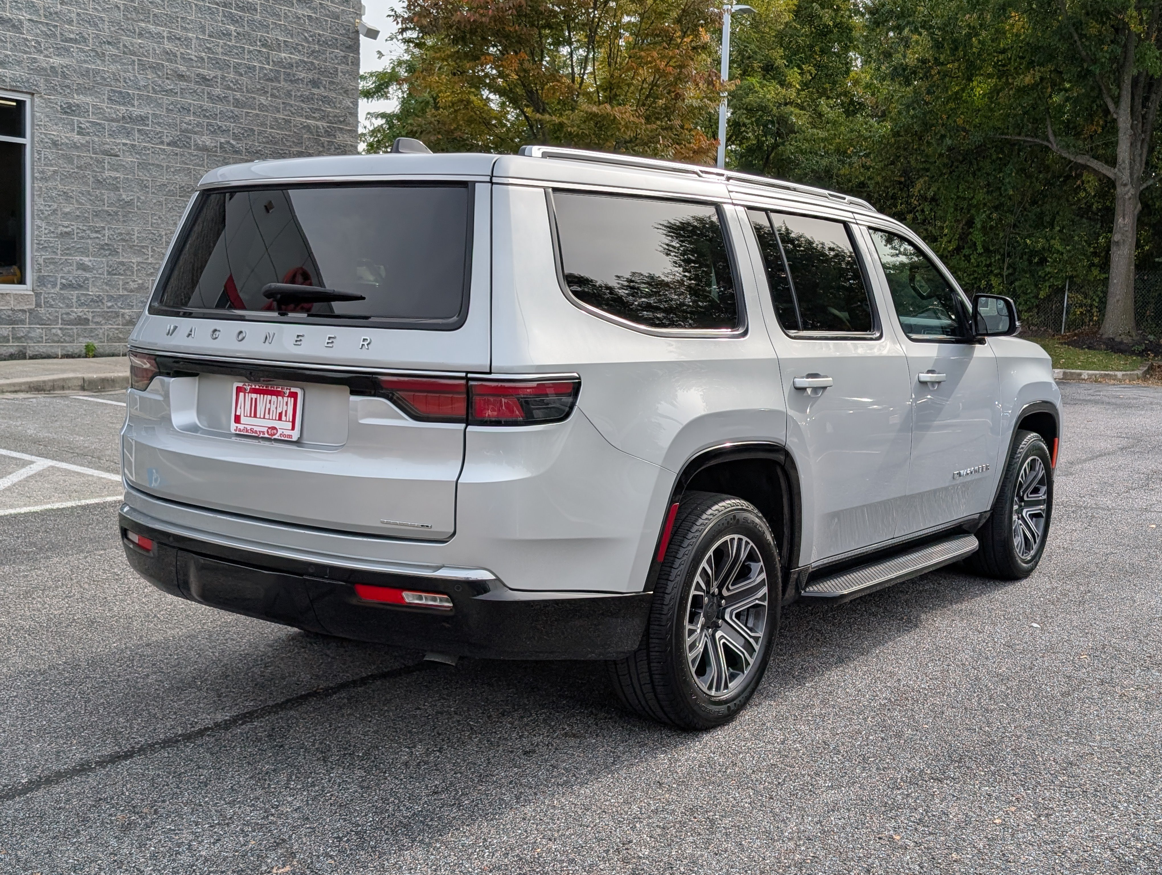 Used 2024 Jeep Wagoneer Series II AWD/4WD image 3