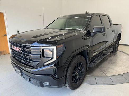 Used 2022 GMC Sierra 1500 Elevation image 29
