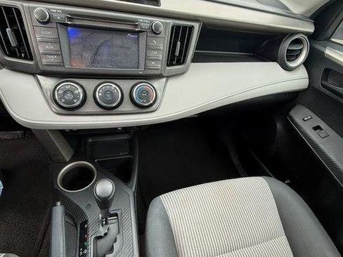 Used 2013 Toyota RAV4 LE image 17