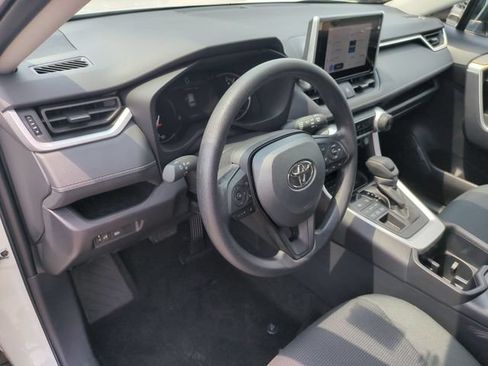 Used 2025 Toyota RAV4 LE AWD/4WD image 7