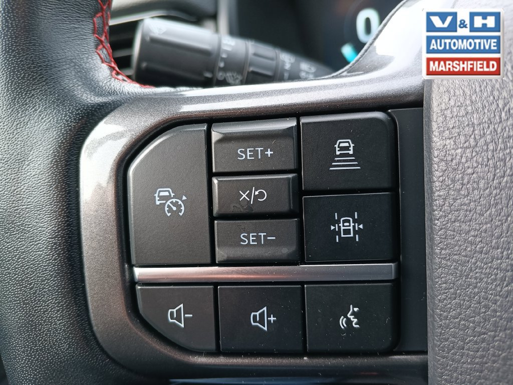 Used 2023 Ford Expedition Limited AWD/4WD image 10