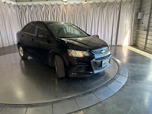 Used 2019 Chevrolet Sonic LT FWD image 3
